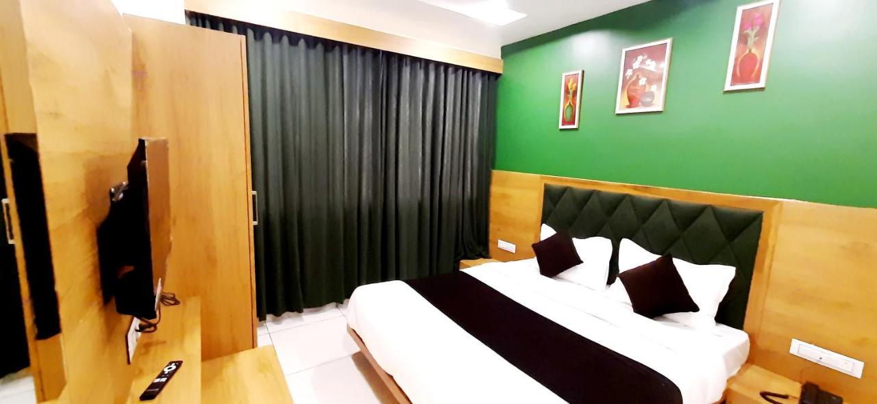 Hotel Suncity Ahmedabad Luaran gambar