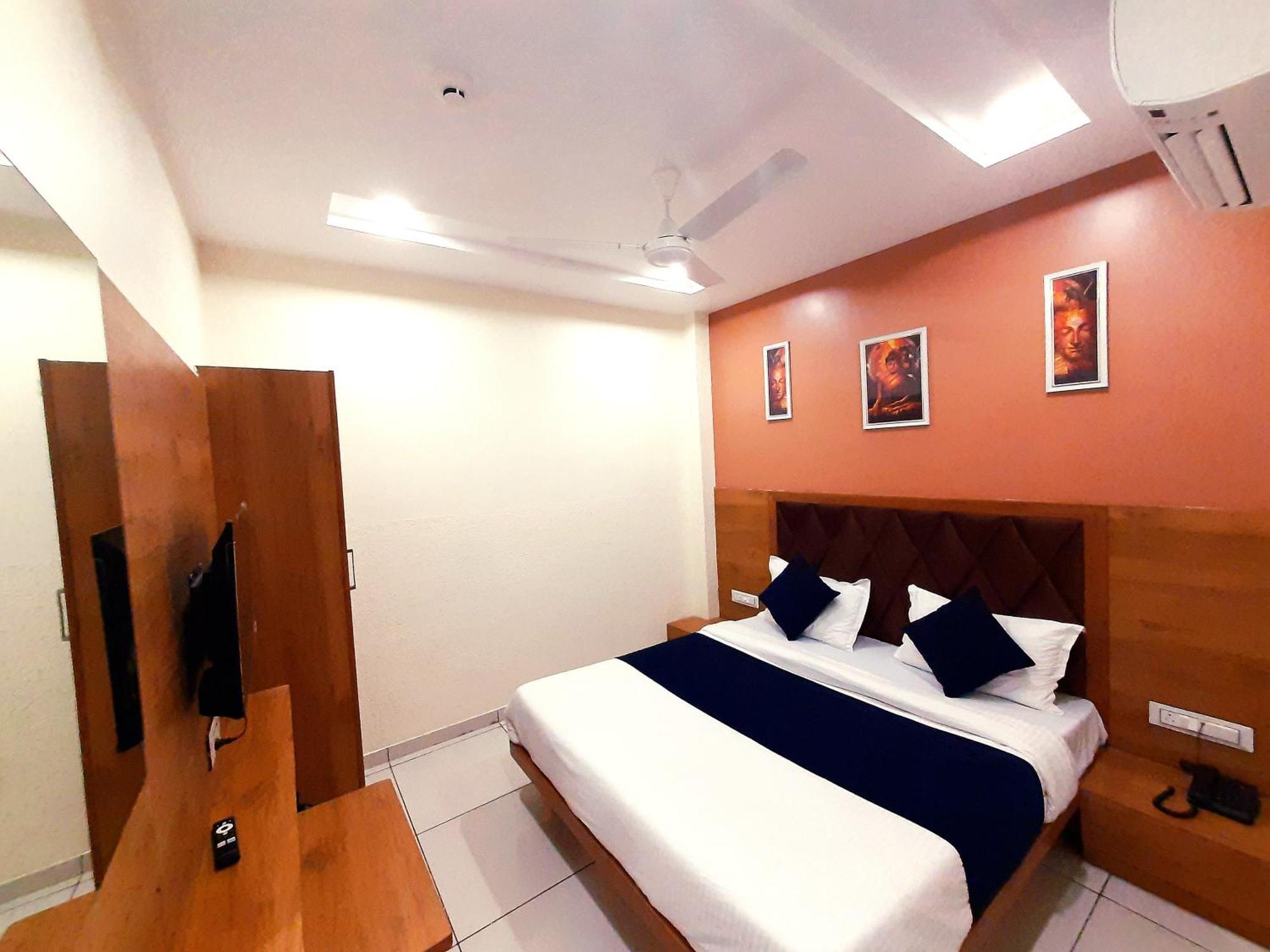 Hotel Suncity Ahmedabad Luaran gambar