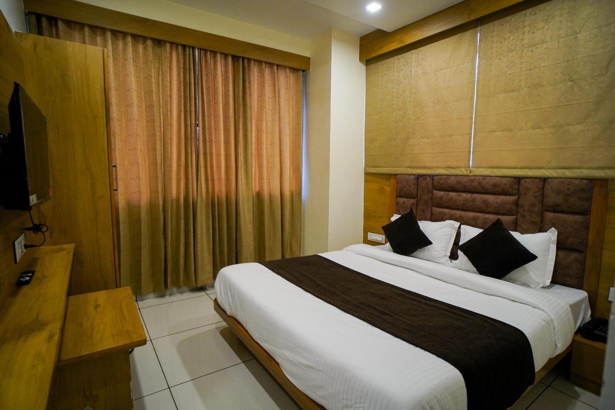 Hotel Suncity Ahmedabad Luaran gambar
