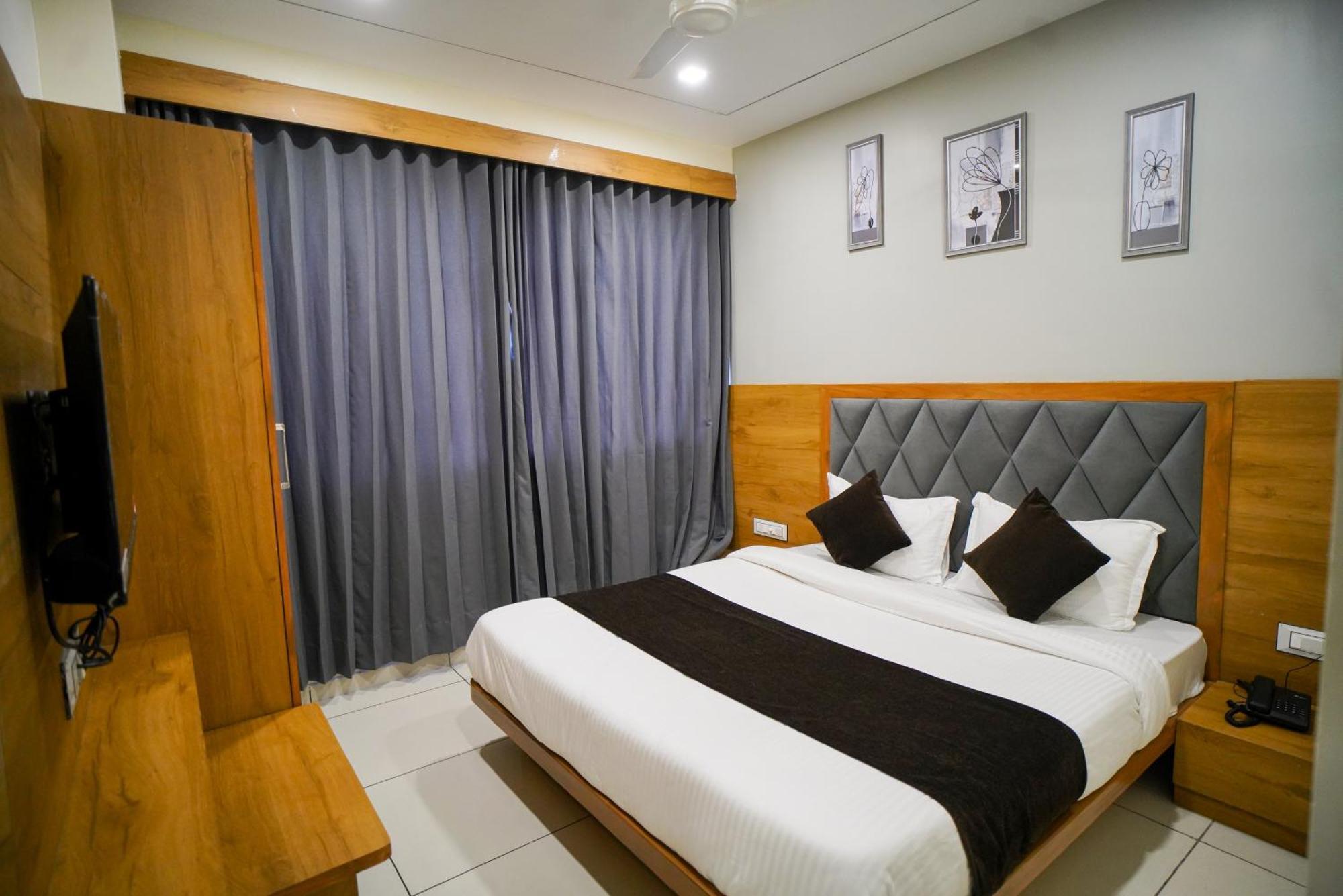 Hotel Suncity Ahmedabad Luaran gambar